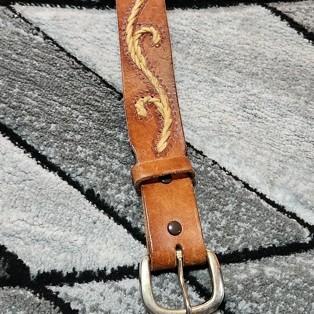 VINTAGE LEATHER HANDTOOLED BRAIDED-RASIED INLAY INTERCHANGEABLE WESTERN BELT